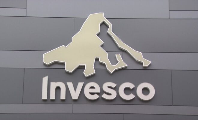 Руководство Invesco объяснило причины отказа от запуска ETF на фьючерсы биткоина
