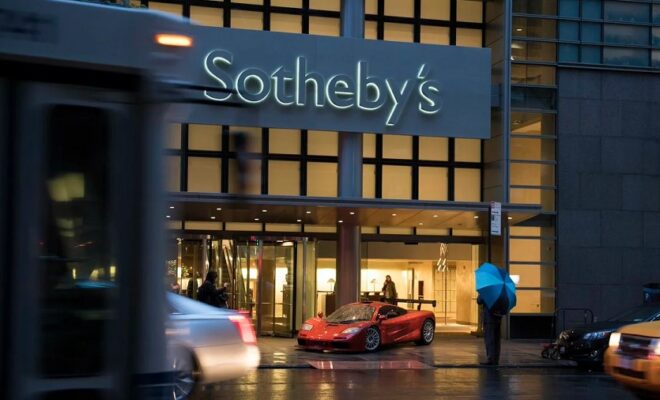 Аукционный дом Sotheby's проведет первый «живой» аукцион по продаже NFT